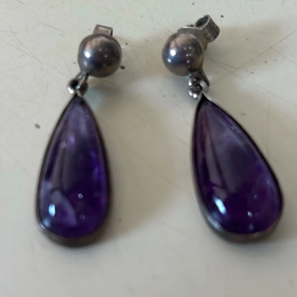 Very Unique Vintage Amethyst Dangle Earrings - Picture 2 of 14